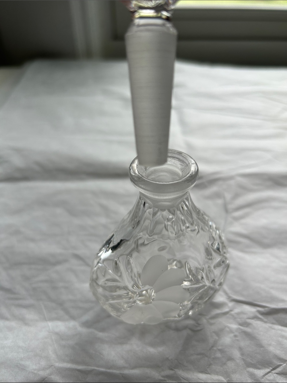 Crystal Glass Decorative Perfume Bottle - Clear - Picture 4 of 7